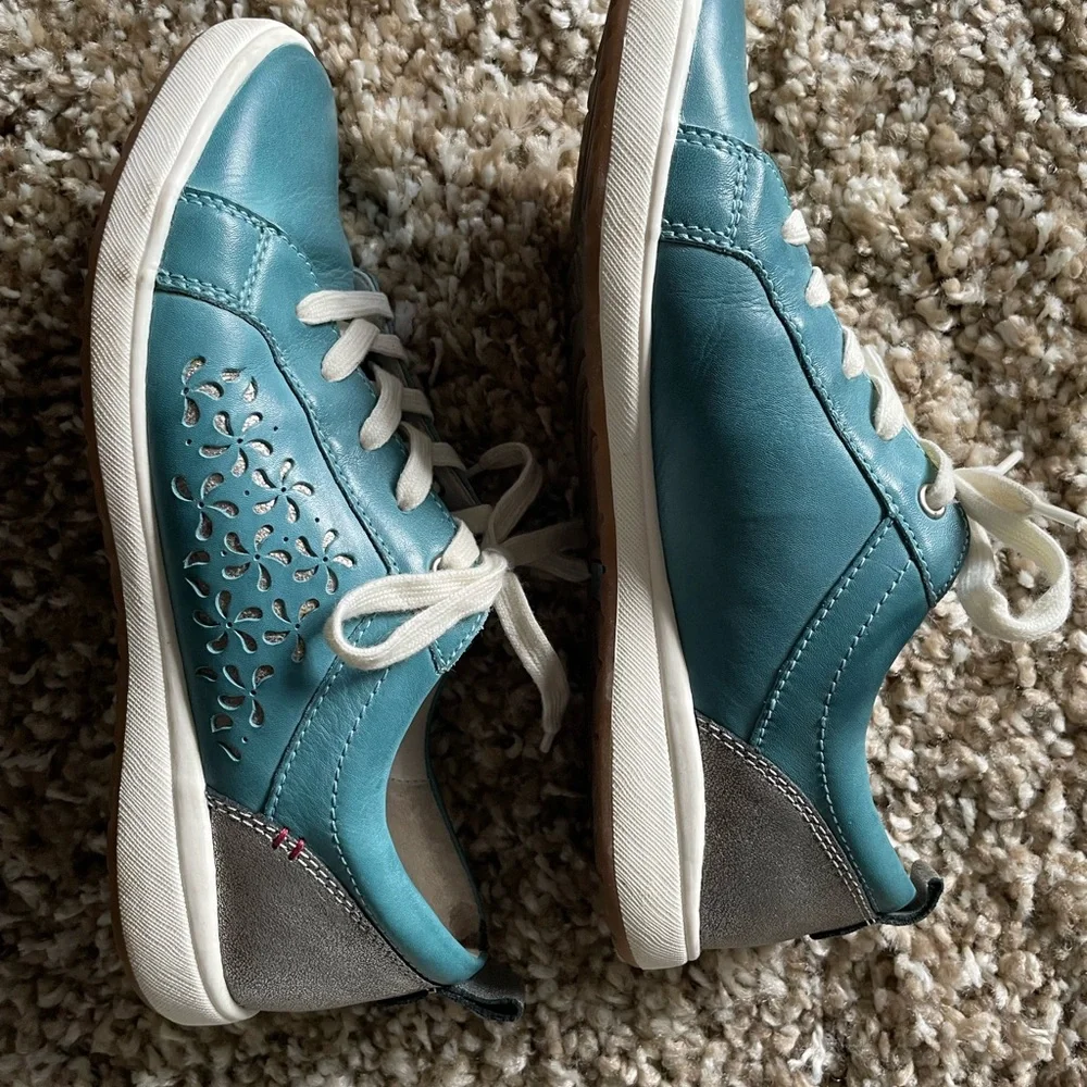 Joseph Seibel Blue and White Low-Top Sneakers with White Laces.  Worn Once - Picture 2 of 4